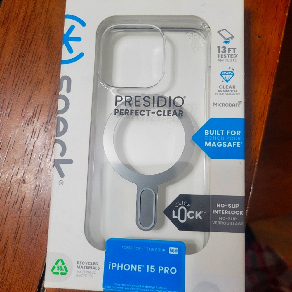 Speck iPhone 15 pro clear case